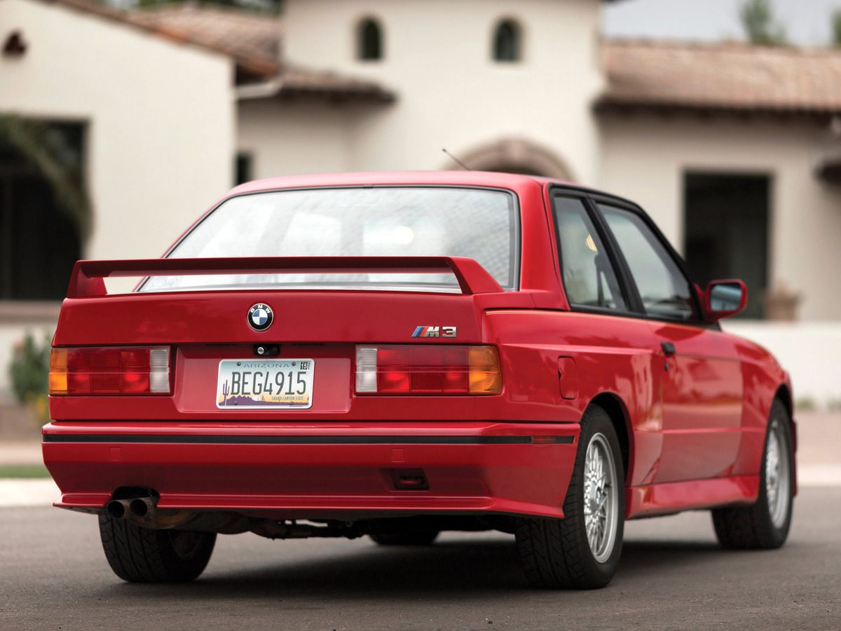 VOITURES DE LEGENDE (700) : BMW  M3  COUPE  E30 - 1987