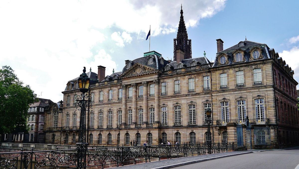 TRESORS DU PATRIMOINE FRANCAIS : STRASBOURG (BAS-RHIN) - LA PALAIS DES ROHAN