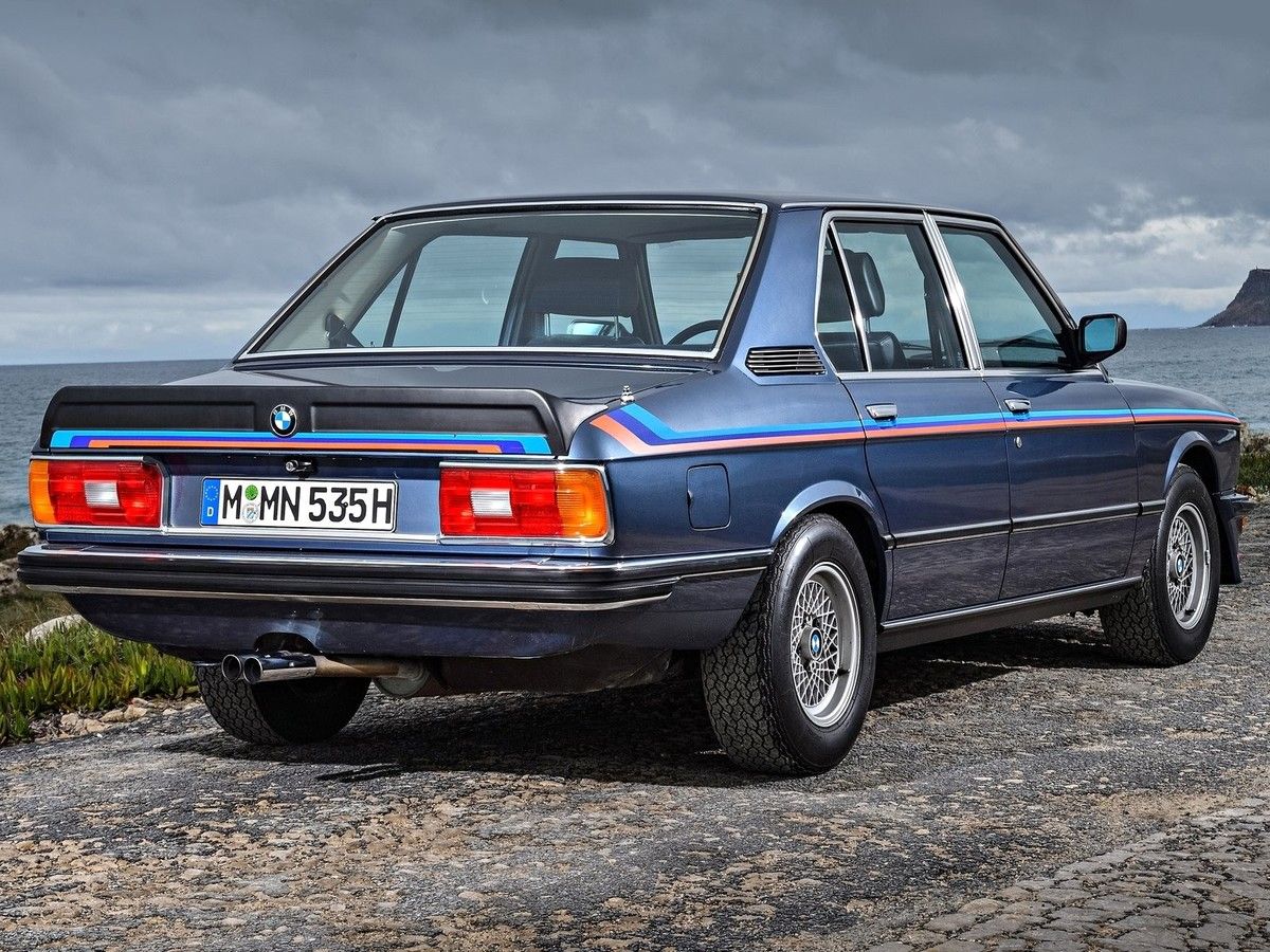 VOITURES DE LEGENDE (1080) : BMW SERIE 5 (E12) M 535i - 1980