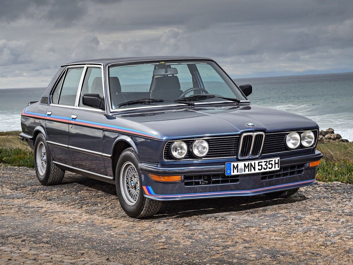 VOITURES DE LEGENDE (1080) : BMW SERIE 5 (E12) M 535i - 1980
