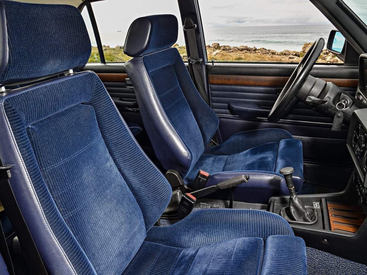 VOITURES DE LEGENDE (1080) : BMW SERIE 5 (E12) M 535i - 1980