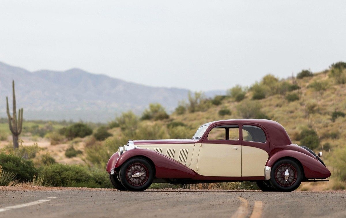 VOITURES DE LEGENDE (1098) : BUGATTI  TYPE 57  PILLARLESS GRABER SPORTS COUPE - 1937