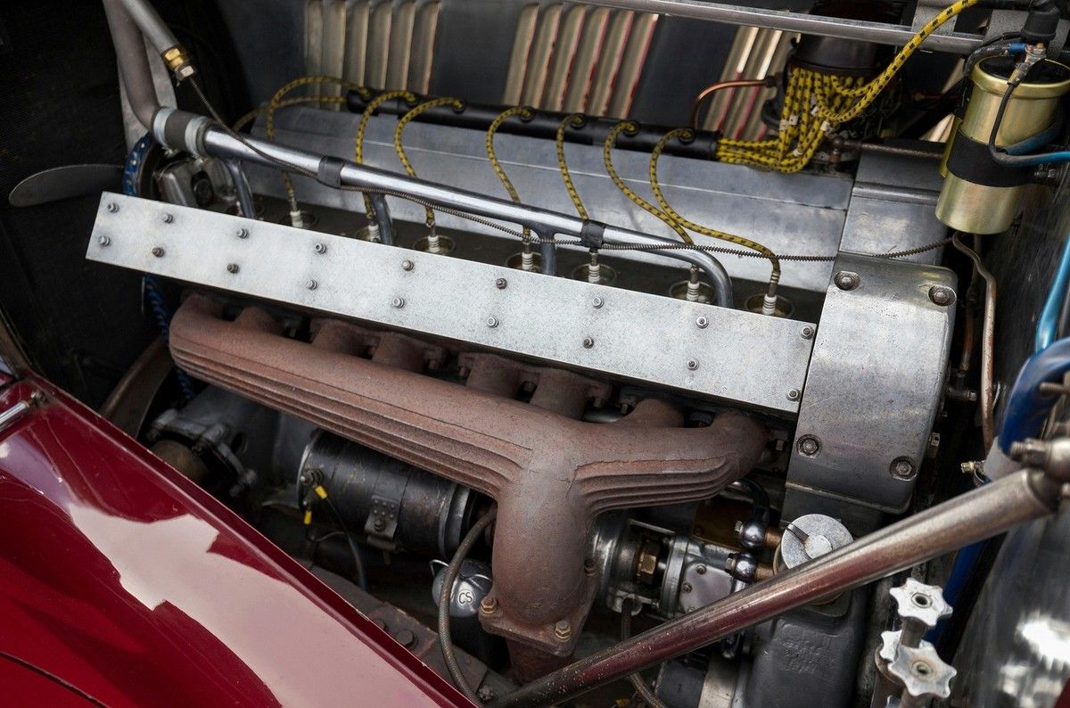 VOITURES DE LEGENDE (1098) : BUGATTI  TYPE 57  PILLARLESS GRABER SPORTS COUPE - 1937