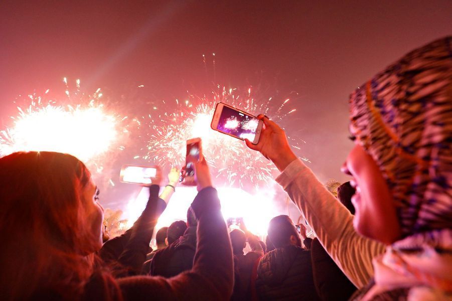 LE MONDE EN MARCHE (1339) : LA PLANETE A CELEBRE 2020