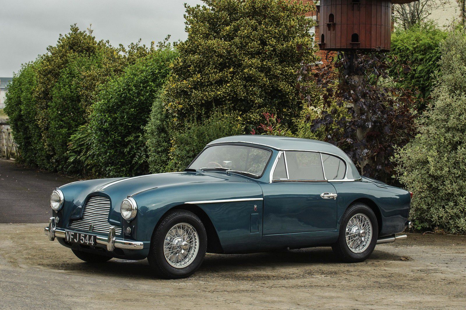 VOITURES DE LEGENDE (1136) : ASTON MARTIN  DB2/4 FIXED HEAD COUPE By TICKFORD - 1955