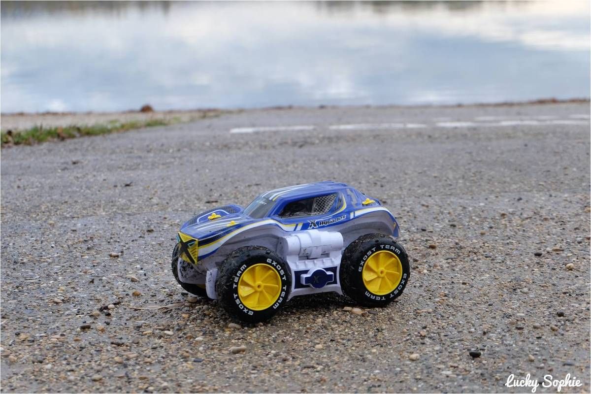 Aquajet, voiture télécommandée qui se transforme en bateau ! - Lucky Sophie  blog famille voyage