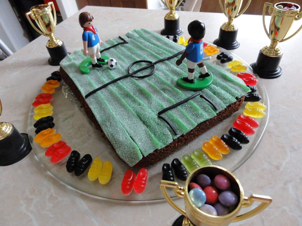 Recette d'un gâteau représentant un terrain de foot