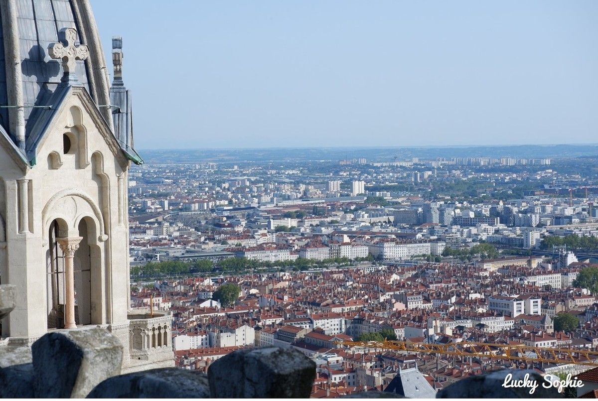 Visite insolite en famille sur les toits de Fourvière à Lyon Lucky Sophie blog famille voyage