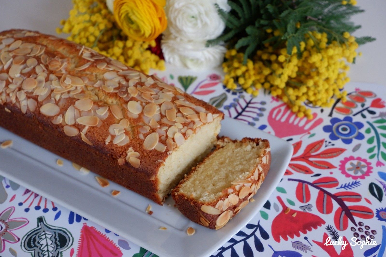 Cake Au Yaourt Et Aux Amandes Lucky Sophie Blog Famille Voyage