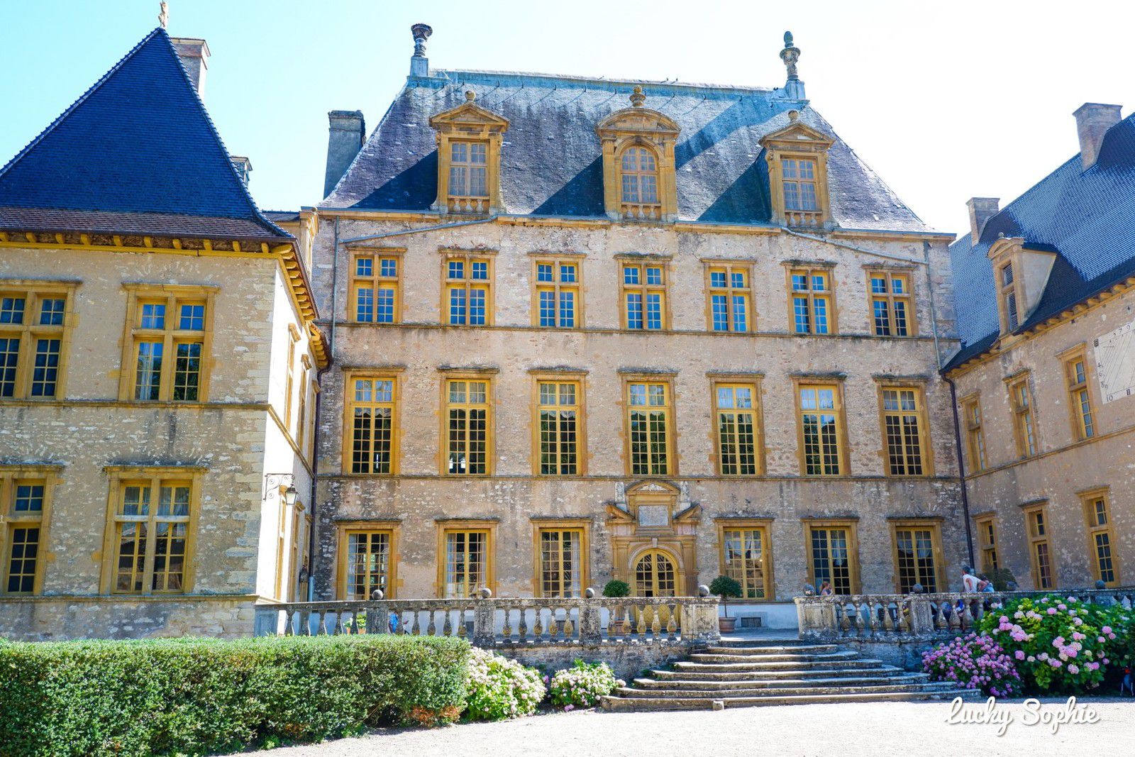 Le château de Fléchères à 30 km de Lyon