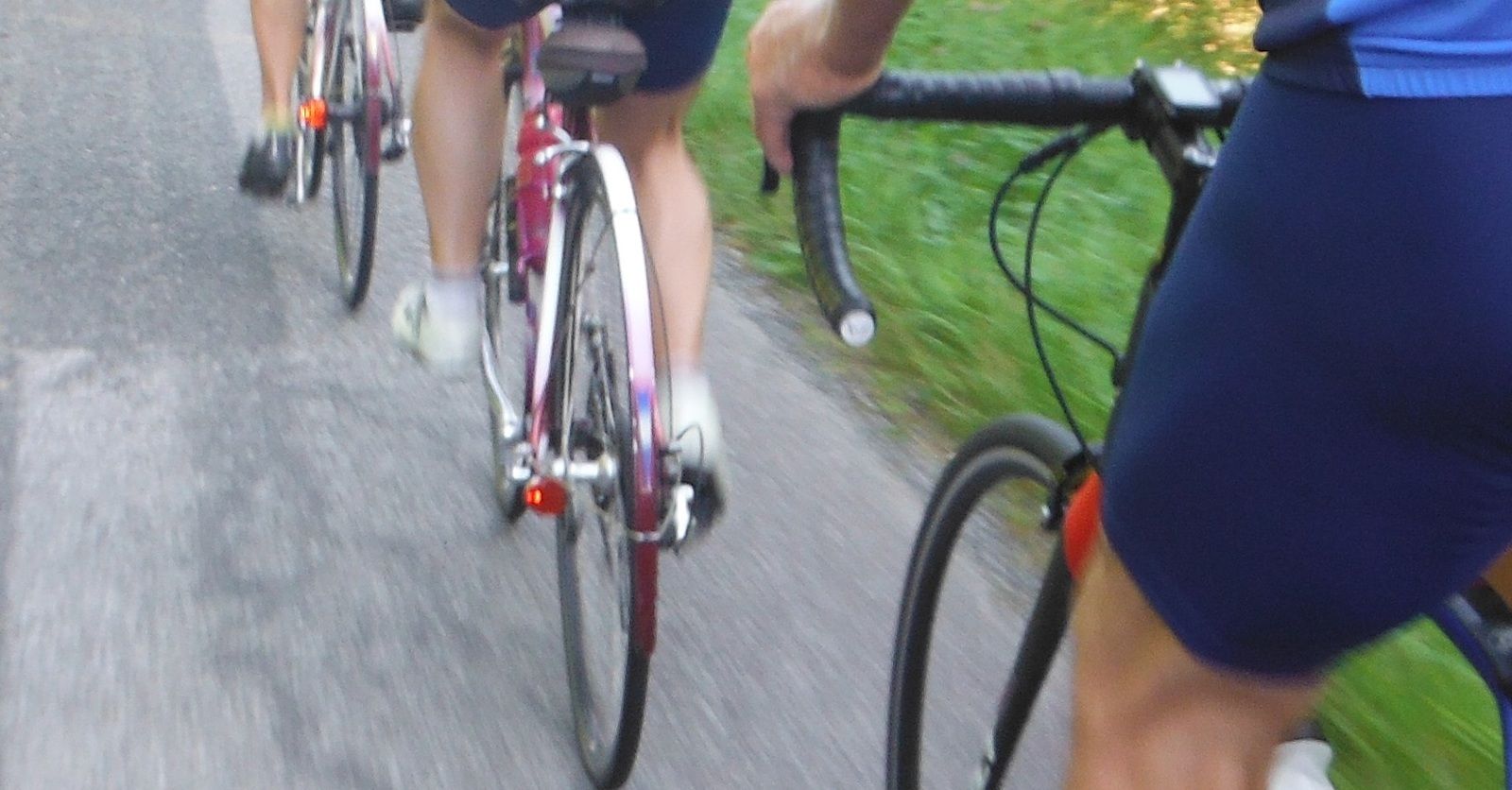 Ces lumières, avant et arrière, utilisent le système d'induction électromagnétique.