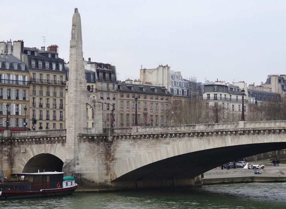 Le pont de la Tournelle à Paris