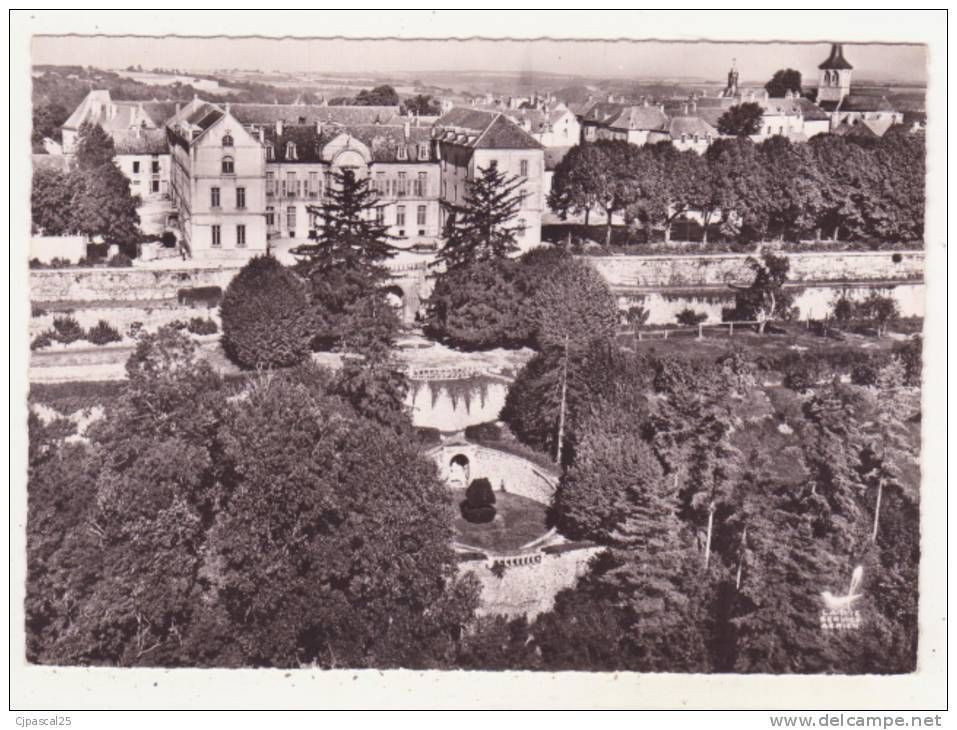 Flavigny, le Séminaire St-Bernard.