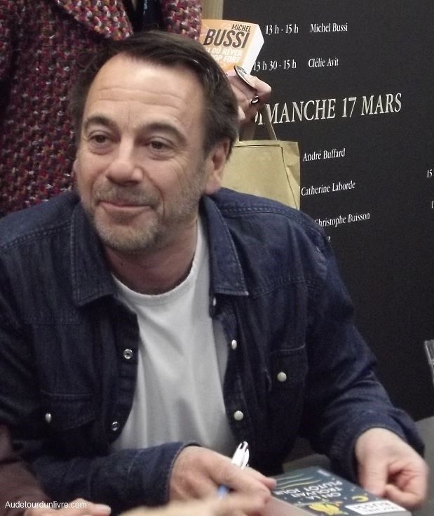 Michel-Bussi-dedicace-salon-du-livre-2019-audetourdunlivre.com