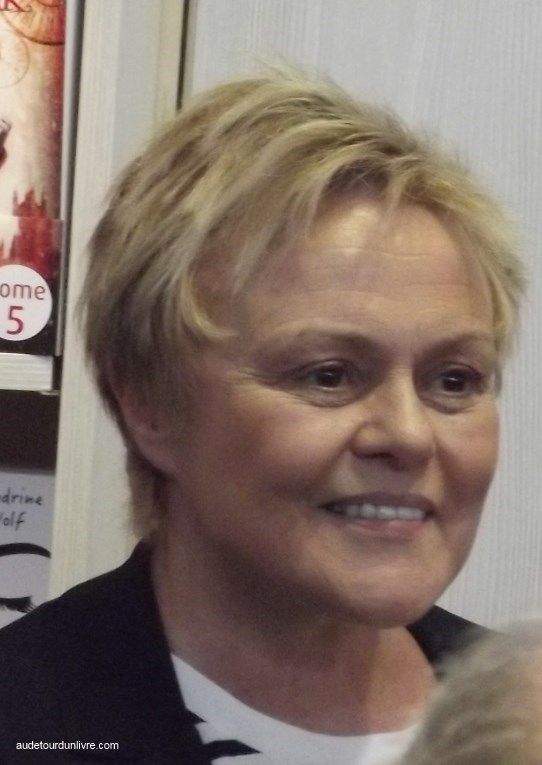 Muriel-Robin-portrait-salon-du-livre-2019-audetourdunlivre.com