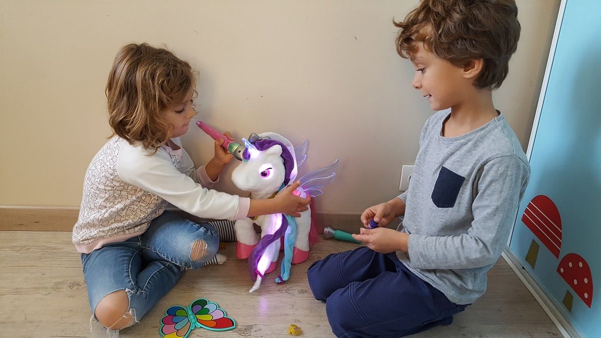 Mila, le jouet licorne musical et lumineux - Dress me ... and my kids !