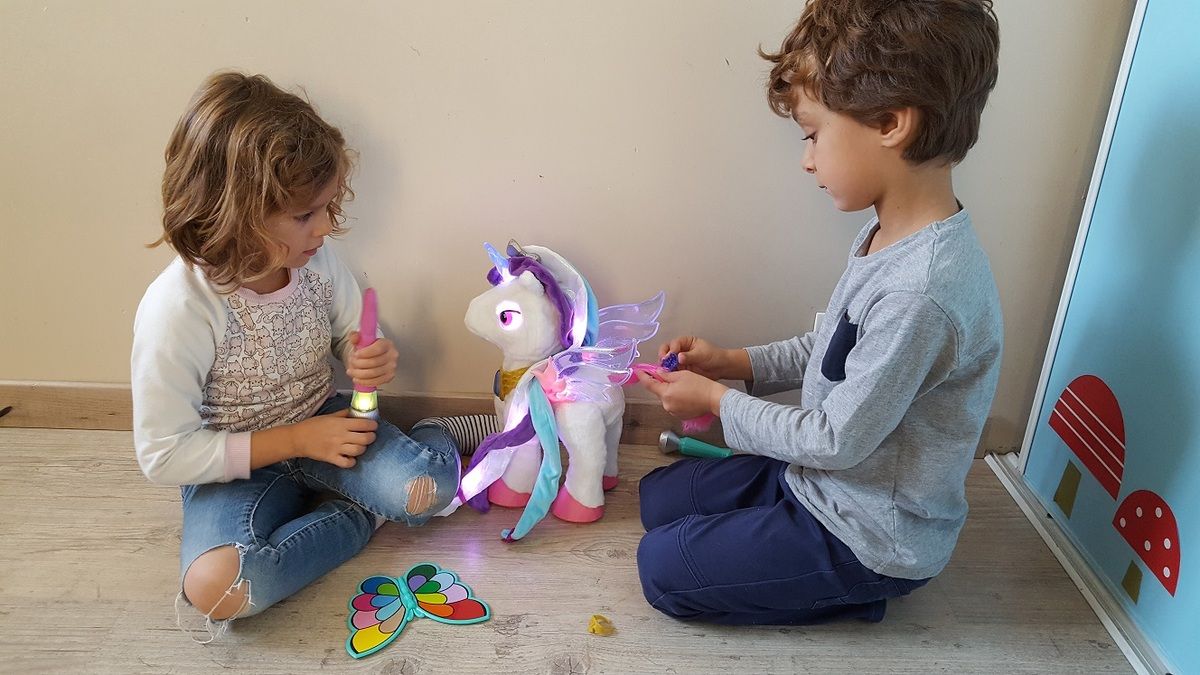 mila de vtech une licorne interactive en jouet