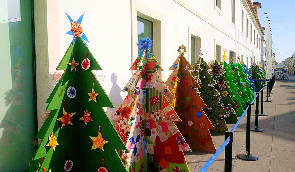 Le concours des arbres de Noël à Vila Real de Santo Antonio (Portugal)