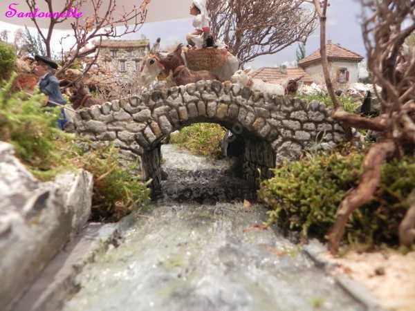 Comment réaliser une rivière avec les remous pour une crèche ou un