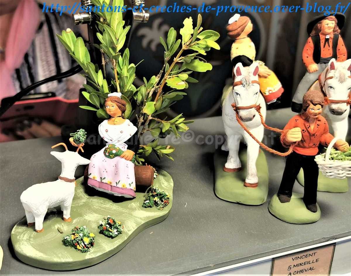 Foire Aux Santons Pernes Les Fontaines 2021 Les santons de L. Auteuil, Raccasi, les roulottes de Lucas et les crèches  de Pascal Pourcel : foire aux santons de Pernes les Fontaines des 12 et 13  octobre 2019 (2/3) - Santons et Crèches de Provence