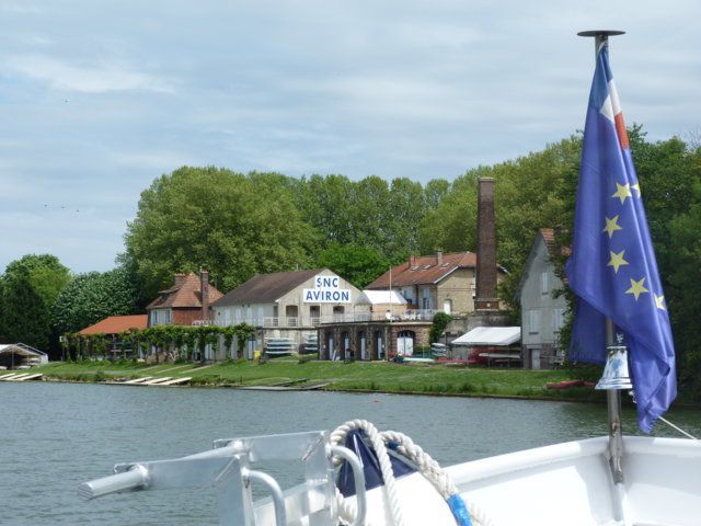 Album - Chantereine, l'Amicale des retraitès de Chantereine,14 mai 2017, sortie tourtistique sur la rivière Oise avec le bateau l'escapade de Longueil Annel