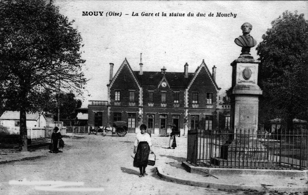 Album - la ville de Mouy (Oise), l'hotel de ville, la gare