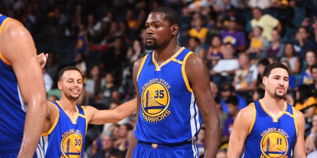 Kevin Durant, Stephen Curry, Klay Thompson, Draymond Green, Andre Iguodala, les Warriors font déjà peur