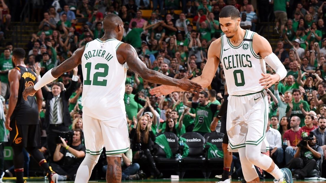 Boston n'a laissé aucune chance aux Cavaliers et se dirige vers les Finales NBA (3-2)