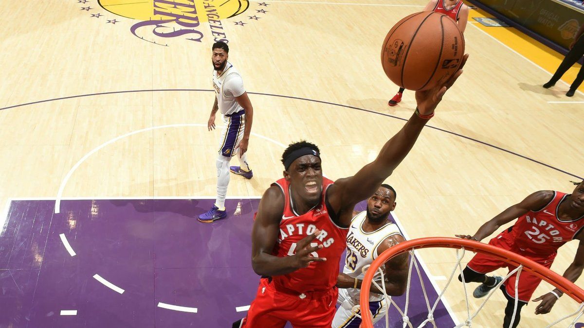 Vainqueurs de leurs sept derniers matches, LeBron James (13 pts, 13 rbds et 15 pds cette nuit) et ses coéquipiers sont tombés contre les Raptors de Pascal Siakam (24 pts, 11 rbds) hier soir (104-113 pour Toronto, score final).