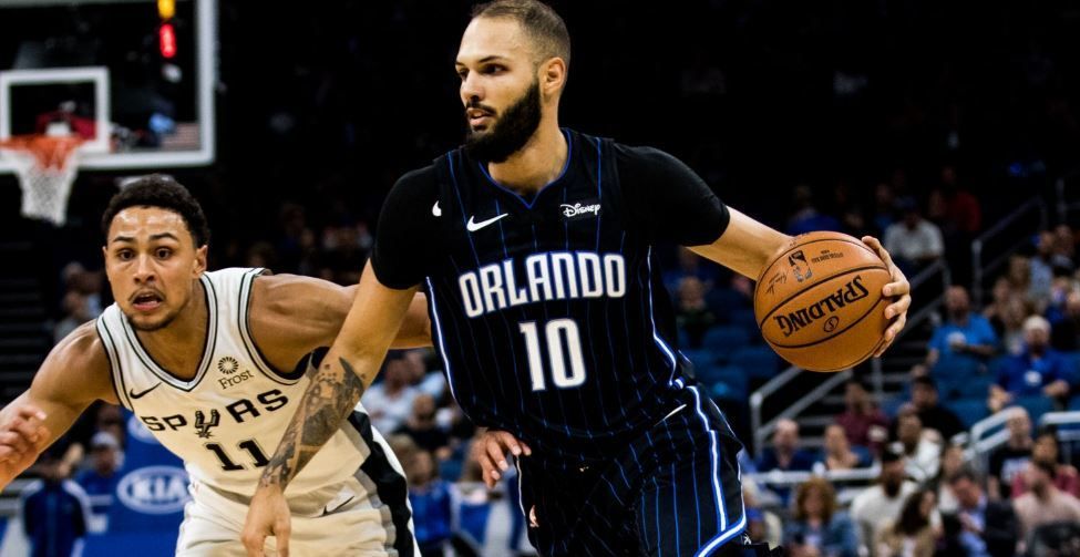 Avec notamment 26 points d'Evan Fournier, Orlando a infligé à San Antonio sa quatrième défaite consécutive (111-109). Les Spurs ont bilan négatif (5-7) sur le début de saison, et c'est une rareté.