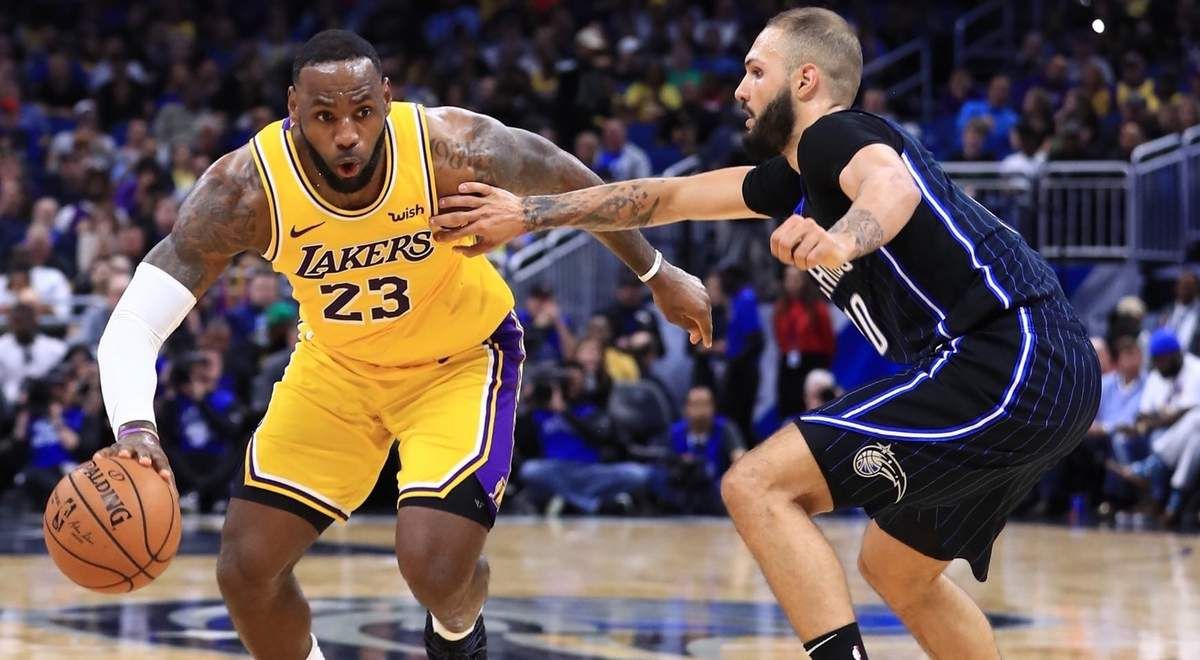 Sans briller, les Lakers prolongent leur série à Orlando
