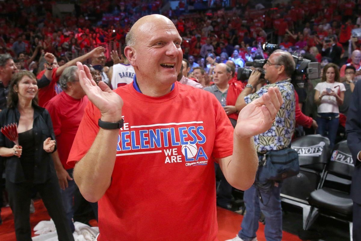 Steve Ballmer achète le Forum