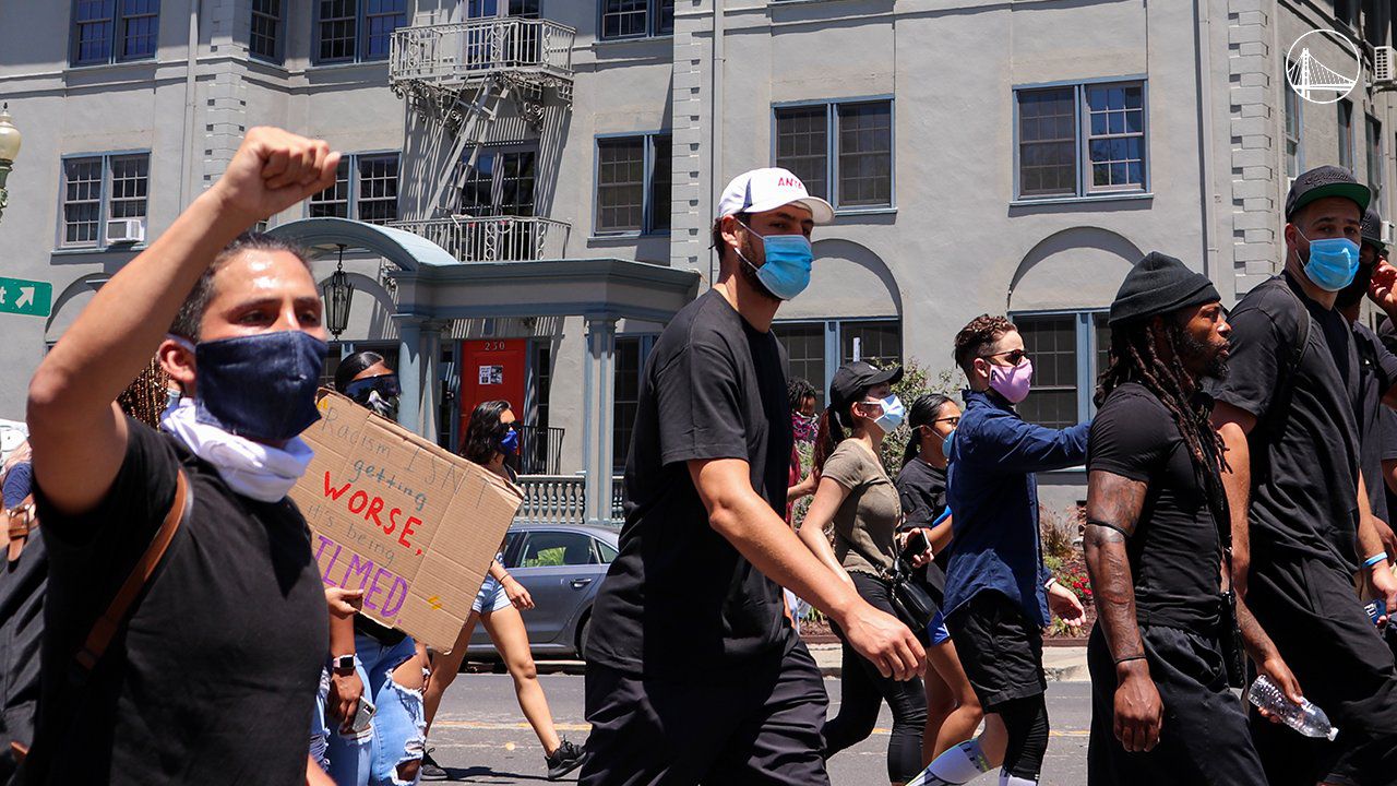 Black Lives Matter : Stephen Curry, Klay Thompson et les Warriors dans les rues d'Oakland pour demander Justice !
