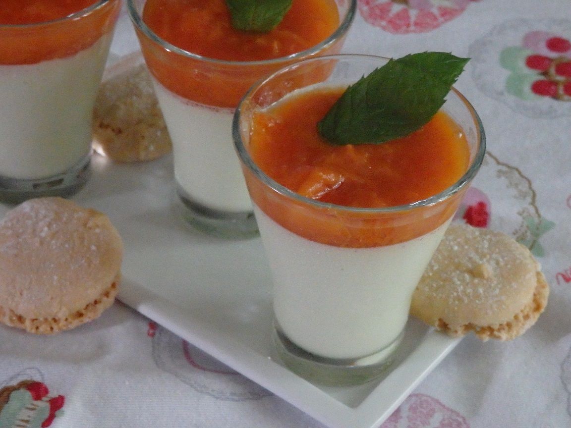 Panna cotta pistache et compotée d’abricots à l’Amaretto - recette autour d’un ingrédient #30