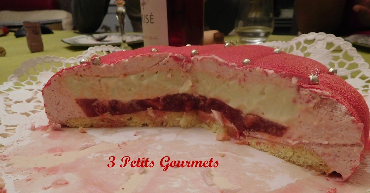 Tout en fraicheur et élégance cet entremets fraises et citron vert