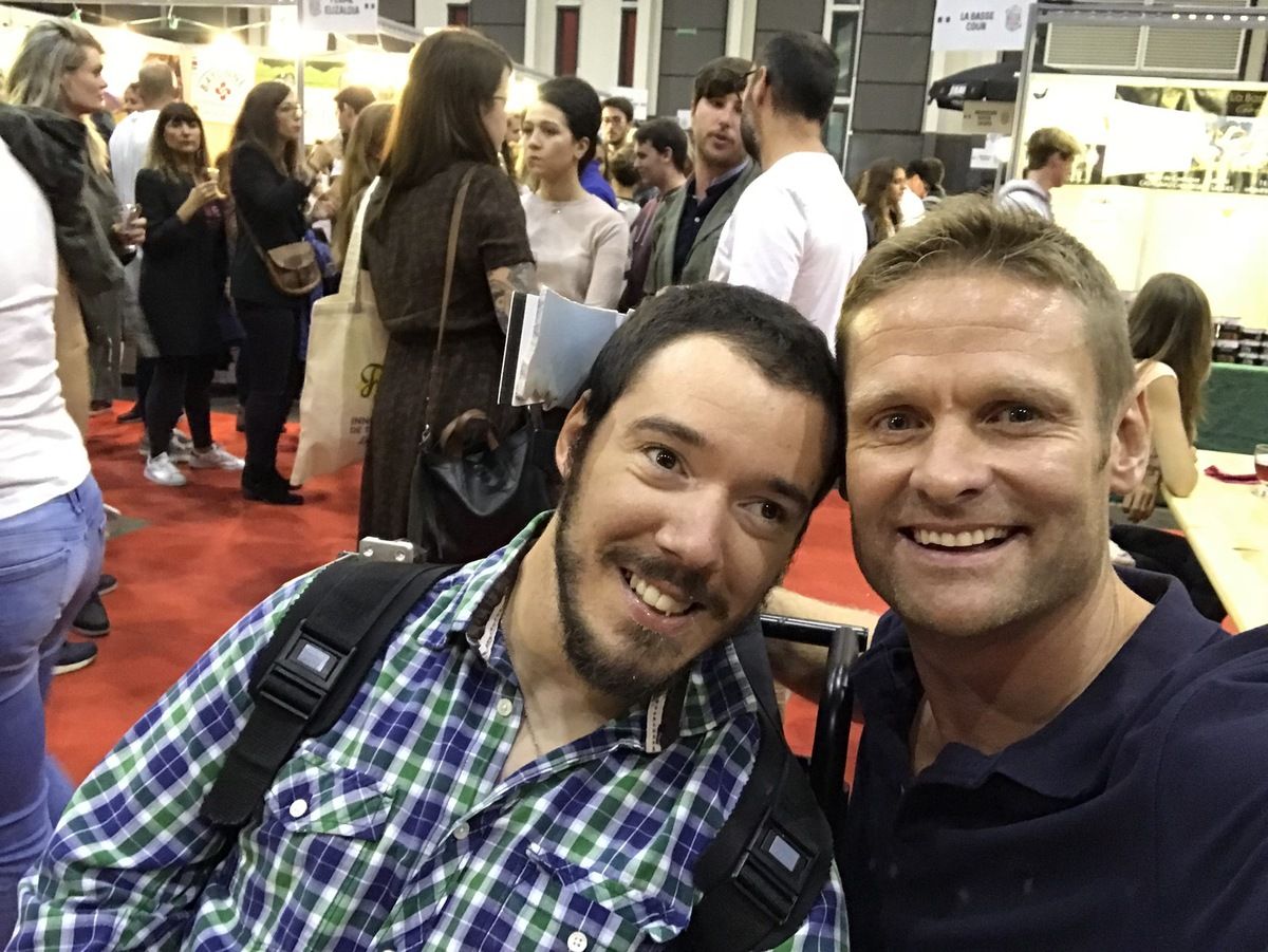Notre chroniqueur en préparation du derby au Biarritz Beer Festival avec Ian Balshaw