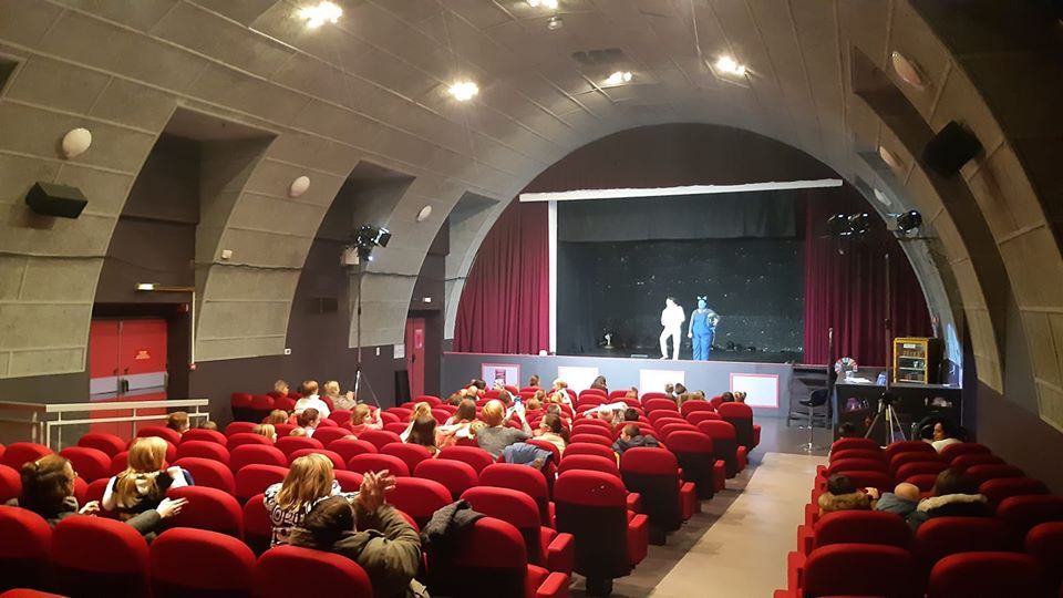 GAGNER DES PLACES DE THÉÂTRE EN JOUANT