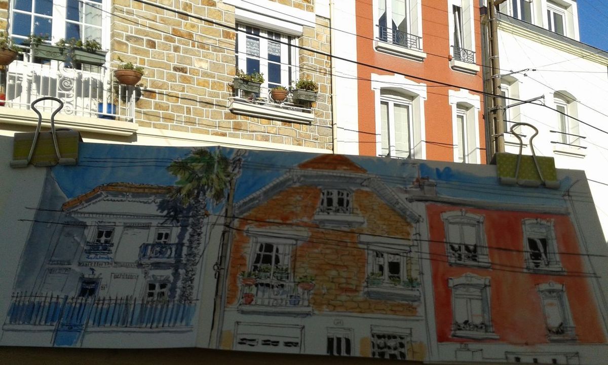 Tellement de contrastes entre la partie à l'ombre (où j'étais) et le gros soleil sur les façades...