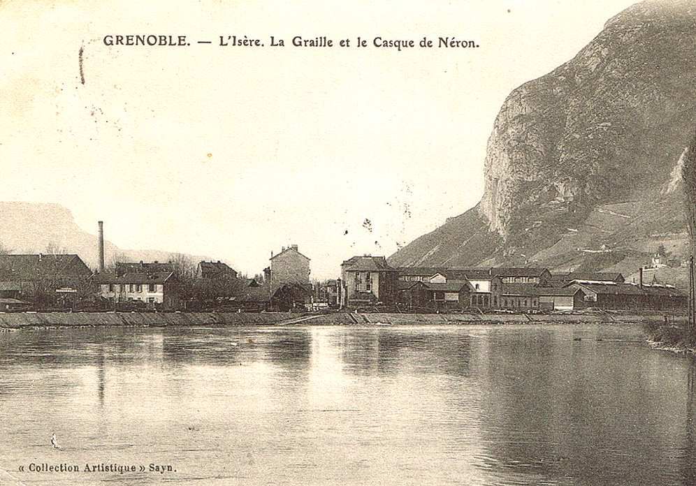 Au Nord-Ouest de Grenoble, quai de l'Isère avec le quartier des abattoirs (devenu Quartier Jean Macé)