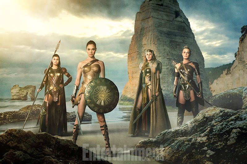 Wonder Woman s'affiche avec les Amazones