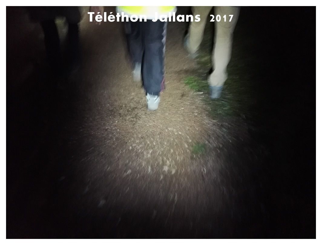 Marche nocturne à Jallans pour le Téléthon 2017.