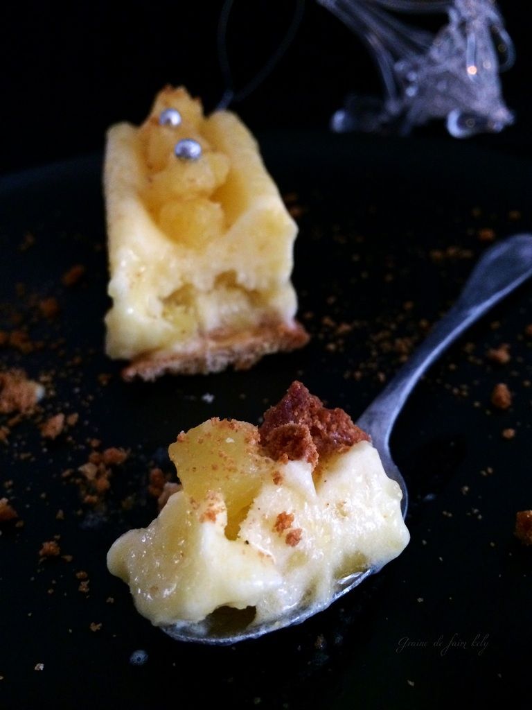 Bûchette sorbet ananas et sur son sablé vanille