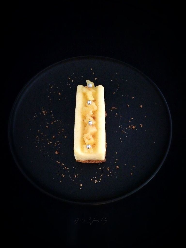 Bûchette sorbet ananas et sur son sablé vanille