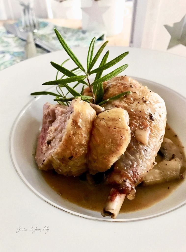 Cuisses de pintade farcies au veau et au foie gras, sauce crémant de  Bourgogne - Graine de faim kely