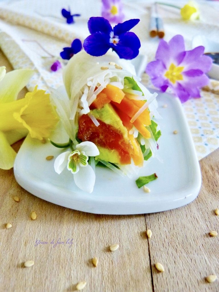 Rouleaux de printemps à la truite fumée