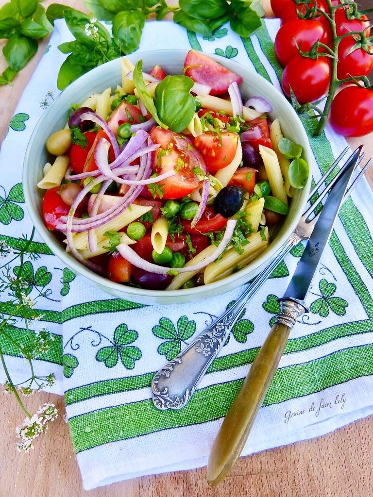 Pennes en salade tomates-petits pois
