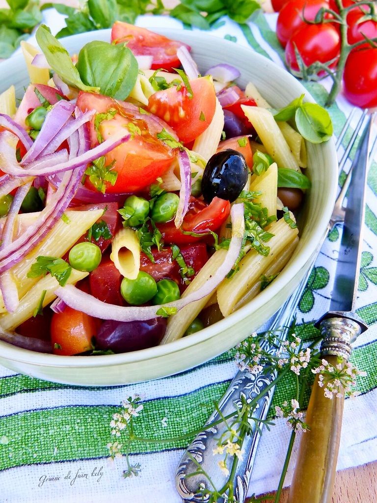 Pennes en salade tomates-petits pois