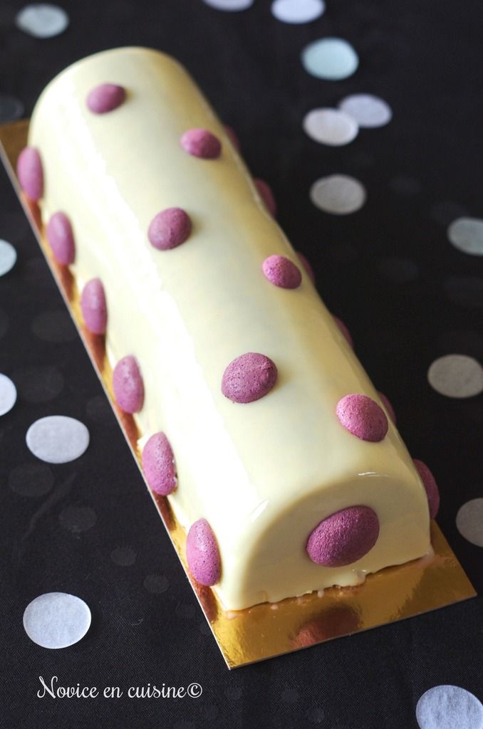 Bûche Vanille Chocolat Blanc Insert Passion #Gobel #recettenoel —