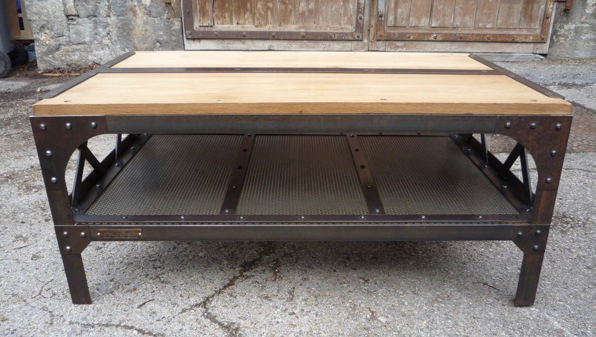 TABLE BASSE MÉTAL RIVETÉE 'EIFFEL' PLATEAUX CHÊNE ET TÔLE AJOURÉE 2017