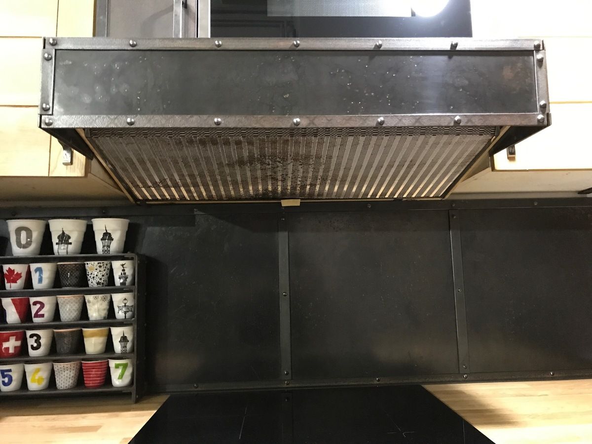 ENJOLIVEUR METAL RIVETÉ POUR HOTTE CASQUETTE HORIZONTALE 2017